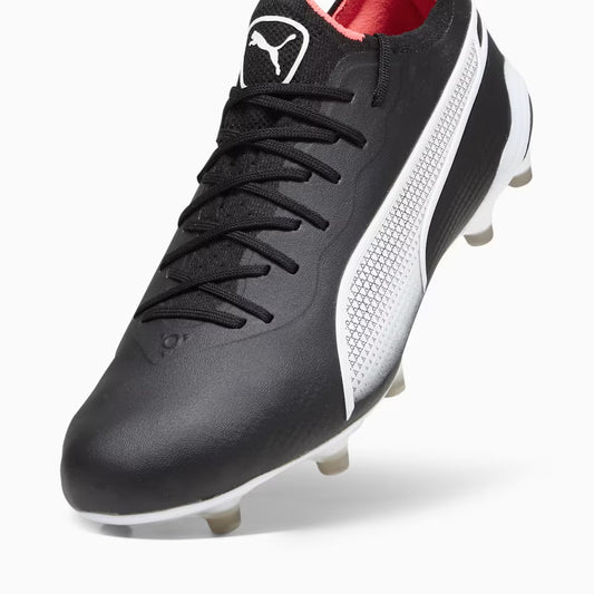 Puma King Ultimate FG/AG football boots upper and side view